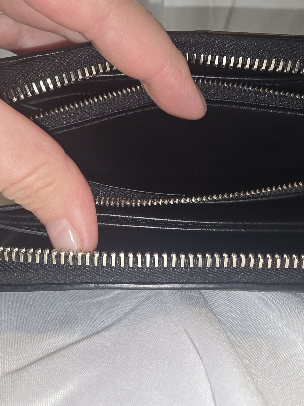 Louis Vuitton Black Monogram Zip Wallet-microchipped - Picture 8 of 14